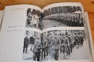 Vapautemme vartiossa   Kuvateos suojeluskuntajärjestöstä vv. 1917-1944