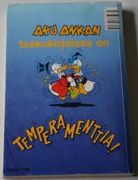 Aku Ankan taskukirja 122	Aku kohtalon kolhuissa