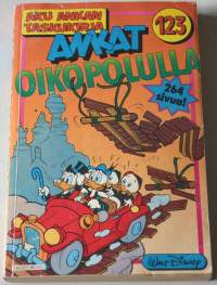 Aku Ankan taskukirja 123	Ankat oikopolulla