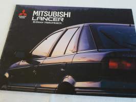 Myyntiesite: Mitsubishi Lancer. Sivuja 22.