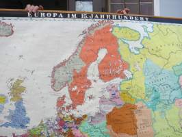 Europa  im 15. Jahrhundert - Eurooppa 15. vuosisadalla, Herman Haack, 1956 - seinäkartta / koulukartta