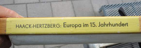 Europa  im 15. Jahrhundert - Eurooppa 15. vuosisadalla, Herman Haack, 1956 - seinäkartta / koulukartta