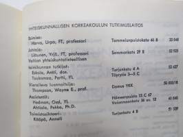 Yhteiskunnallisen korkeakolun muistio 1964-1965 (Nykyään Tampereen yliopisto) -vuosikirja opettaja-, luennoitsija sekä opiskelijatietoineen