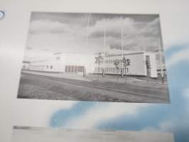 Trade and industry of Finland in word and pictures / Suomen talouselämää sanoin ja kuvin / Finlands näringsliv i ord och bild / Das Wirtschaftleben Finlands in