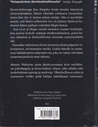 Pimeä huone, 1999. 2.p. Jännitysromaani kerii vainvihkaisilla johtolangoilla ja hienovaraisilla vihjeillä vähä vähältä auki henkilöidensä taustoja ja motiiveja