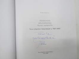 Akateemista edunvalvontaa Auran rantamilla - Turun yliopiston tieteentekijät ry 1967-2007