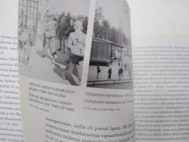 Koulu museossa (Narinkka 2002) -koulumuseo Helsinki, esittelykirja