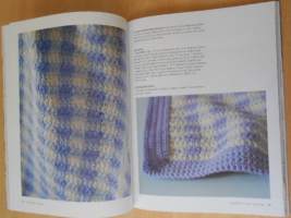 Virkkaa värikästä - 25 pikku piettoa ja liinaa