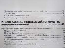 Hattu, miekka ja diplomi - Ekonomikoulusta kansainväliseksi tiedeyhteisöksi - Turun kauppakorkeakoulu 1950-2000