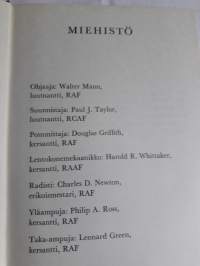 Pommitus lento / Spencer Dunmore. Tositapahtumin perustuva    romaani. P.1971,