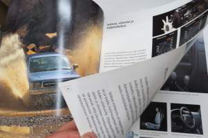 Toyota Hilux 1998 -myyntiesite / sales brochure
