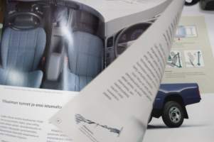 Toyota Hilux 1998 -myyntiesite / sales brochure