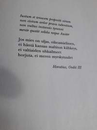 Hirvenmetsästäjä David Mason.P..1993, ensimmäinen painos. Karttoja. Lapuan patruunatehtaan Magnum  ballistinen taulukko. Toden tuntunen tarina.