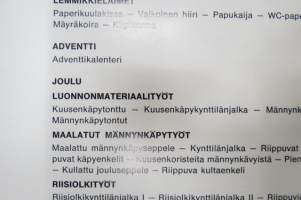 Käsityöaskartelun opas - SOK Koulupalvelun iso kansio, jossa havainnollisia kuvia, malleja, tarvike-ehdotuksia yms.