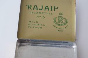 Rajah , tyhjä tupakka-aski, tupakkaetiketti, tuotepakkaus peltiä  valm 1924-41