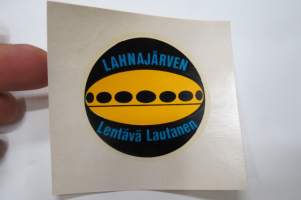 Lahnajärvi - &quot;lentävä lautanen&quot; (Futuro / Matti Suuronen) siirtokuva muistoksi matkalta - 1960-luvun siirtokuva - Hokkanen Oy -tehtaan vanhaa varastoa -decal