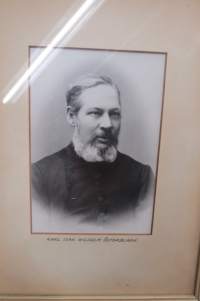 Karl Österbladh &amp; Wilhelm Österbladh &amp; Karl Isak Wilhelm Österbladh (Österblad) -kehystetyt valokuvat (reprokuvat, teetetty vanhoista valokuvista)