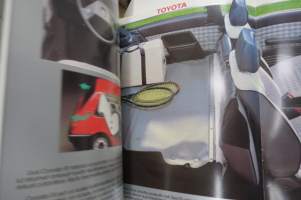 Toyota Corolla 198? -myyntiesite / sales brochure