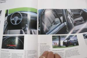 Mazda 626 Herrgårdsvagn 4WD 1991 -myyntiesite, ruotsinkielinen / sales brochure