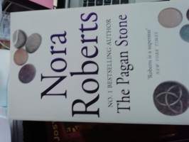 The Pagan stone/ Nora Roberts