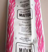 Maito-Aura  Turku - Kulutusmaitoa, maitopussi, muovipussi avattu tuotepakkaus, 1960-70