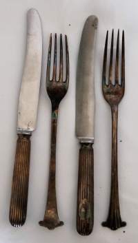 Sheffield silver plate cutlery /Aterimet: veitsi ja haarukka 2 paria