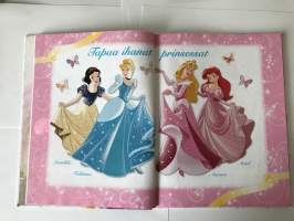 Lumoavat prinsessat -Opas prinsessojen maailmaan -lastenkirja