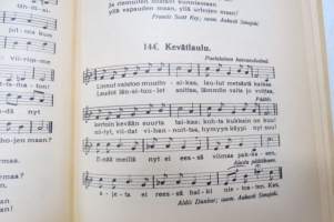 Nuorten laulukirja ja koululaisen musiikkitieto, kansikuvitus Martta Wendelin