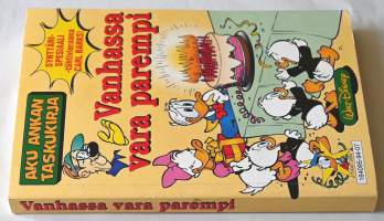 Aku Ankan taskukirja Vanhassa vara parempi  Synttäri spesiaali