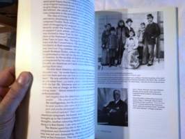 Abroad in America : Visitors to the New Nation, 1776-1914
