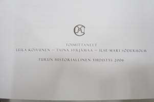 Turistin tilat - Tilallisuus modernin matkustajan kokemuksena -matkailun ja turismin historiaa sekä matkailun kokemusta