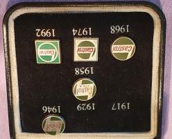 Castrol pinssit rasiassa 1946, 1958, 1968, 1974 ja 1992