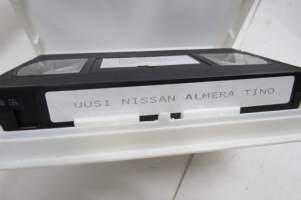 Nissan Almera Tino tuotevideo -mainosvideo VHS / promoting video