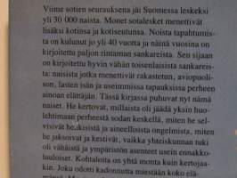 Kansakunnan lesket. Raportti suomalaisista naisista, jotka menettivät miehensä toisen maailmansodan vuoksi