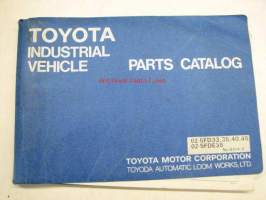 Toyota forklift 02-5FD33,35,40,45 02-5FDE35 parts catalog -haarukkatrukki varaosaluettelo