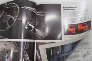 Scania P93 -myyntiesite / sales brochure, in finnish