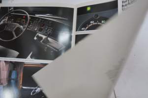 Scania T93 -myyntiesite, suomenkielinen / sales brochure, in finnish