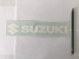 Suzuki (valkoinen) -tarra