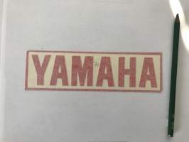 Yamaha (punainen) -tarra
