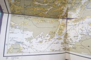 Turun saaristo Berghamn - Turku 1947 Åbo skärgård -merikartta / merikortti, kankaalle pohjustettu (paloina)