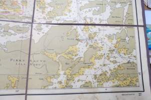 Turun saaristo Berghamn - Turku 1947 Åbo skärgård -merikartta / merikortti, kankaalle pohjustettu (paloina)