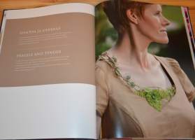 Beautification with floral jewellery Kukkakorut