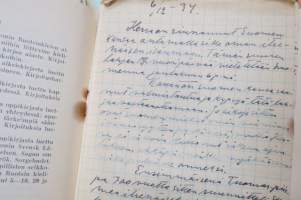 Kemijärven yhteiskoulu / yhteislyseo, erä vuosikertomuksia 1934-1970, osa tuplakappaleina, monissa mukana rehtorin puhekonsepteja ym.
