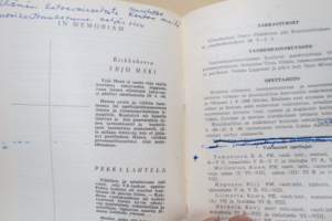 Kemijärven yhteiskoulu / yhteislyseo, erä vuosikertomuksia 1934-1970, osa tuplakappaleina, monissa mukana rehtorin puhekonsepteja ym.