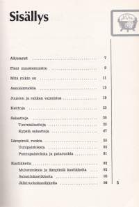 Kotiruokaa kasviksista, 1992. 11.p. Tavallisia kasvisruokia kotikeittiöön soveltuvina resepteinä.