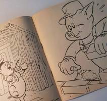Walt Disney väritysvihko - kolme pientä porsasta