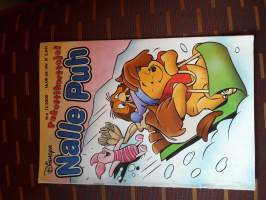 Nalle Puh. 11 / 2000. Sivuja 35. Kannessa luvattuja  pelikortteja  ei ole, kolme  tehtävää  takasivuilla.
