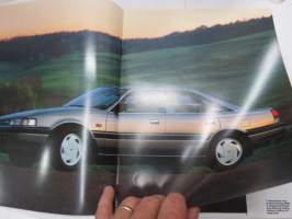 Mazda 626 4-dörrars Sedan, 5-dörrars Kombi Sedan, 2-dörrars Coupé 1989 -myyntiesite, ruotsinkielinen / sales brochure