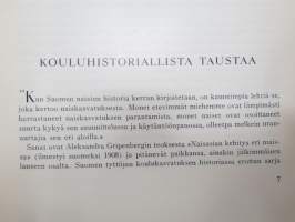 Tyttönormaalilyseon (Helsinki) matrikkeli I - koulun historia 1869-1919