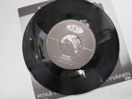 Garbo - Pitkä tie / Tyytyväinen - AMTS-119 -single-levy